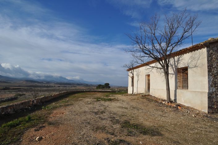 Image No.20-6 Bed Country House for sale