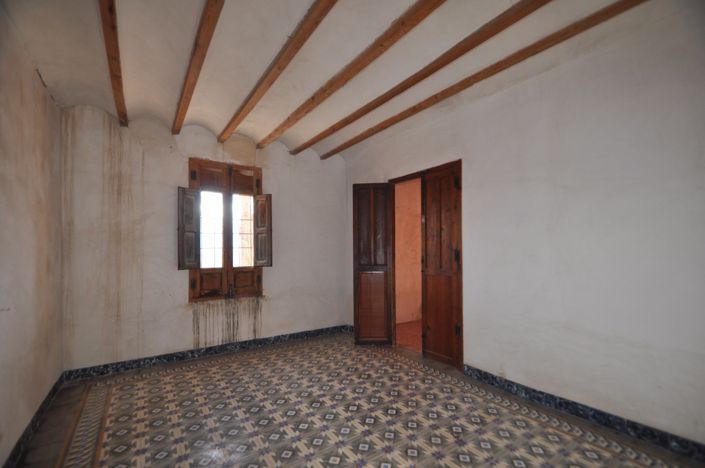 Image No.8-6 Bed Country House for sale