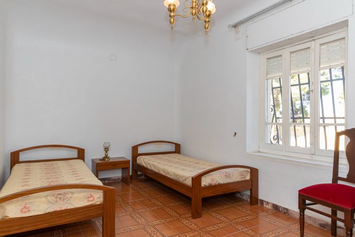 Image No.15-7 Bed Villa for sale