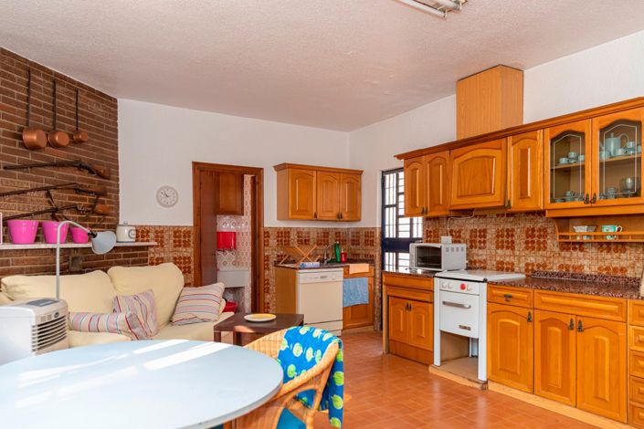Image No.8-7 Bed Villa for sale