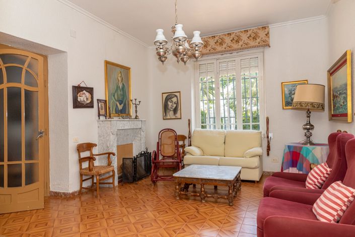 Image No.9-7 Bed Villa for sale