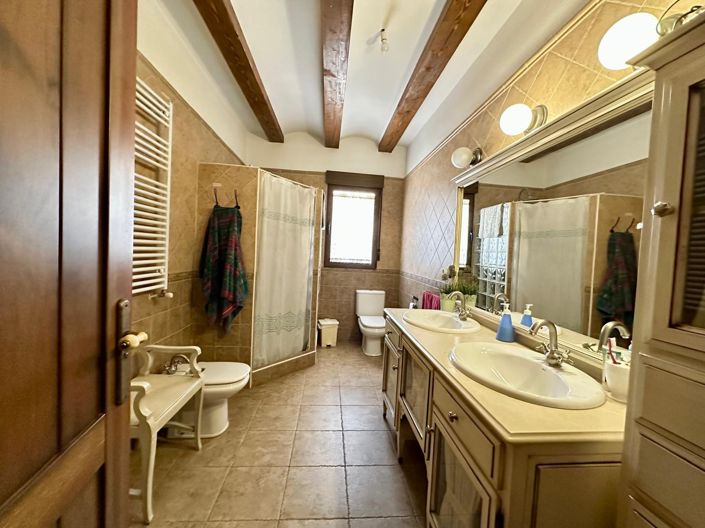 Image No.18-Villa de 8 chambres à vendre à Yecla