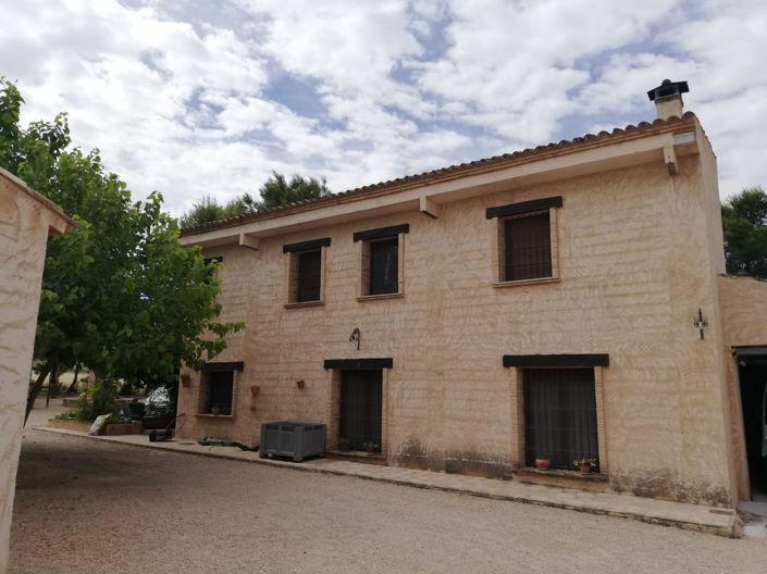 Image No.2-8 Bed Villa for sale