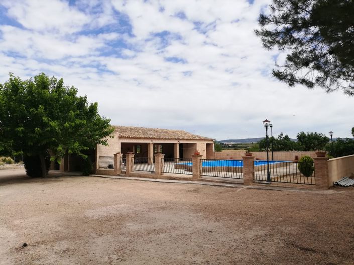 Image No.3-8 Bed Villa for sale