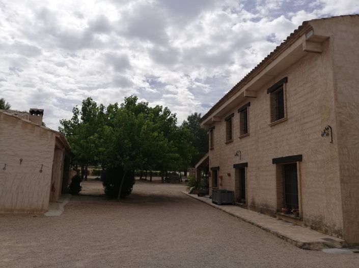 Image No.49-8 Bed Villa for sale