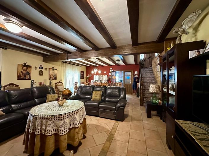 Image No.5-8 Bed Villa for sale