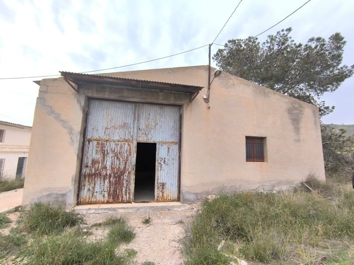 Image No.17-8 Bed Property for sale