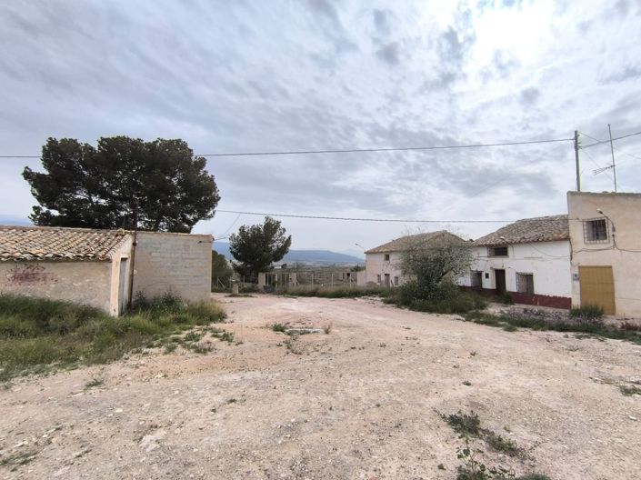 Image No.19-8 Bed Property for sale