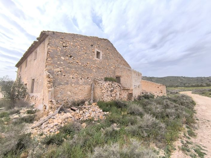 Image No.2-8 Bed Property for sale