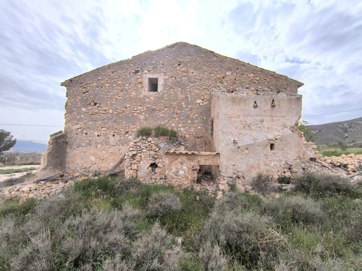 Image No.3-8 Bed Property for sale