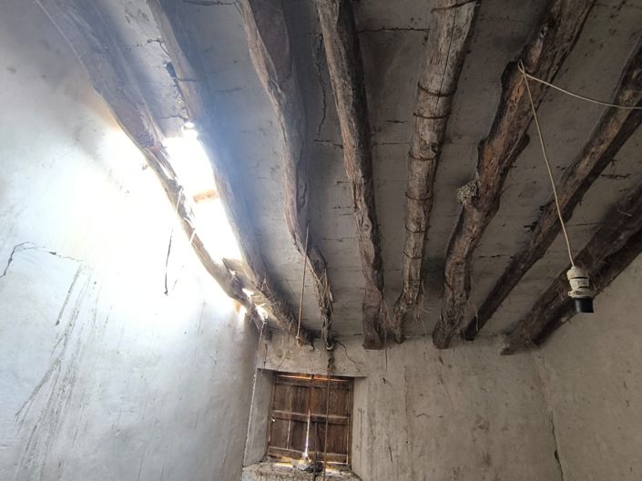 Image No.8-8 Bed Property for sale