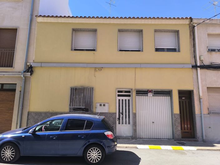 Image No.1-Maison de ville de 6 chambres à vendre à Yecla