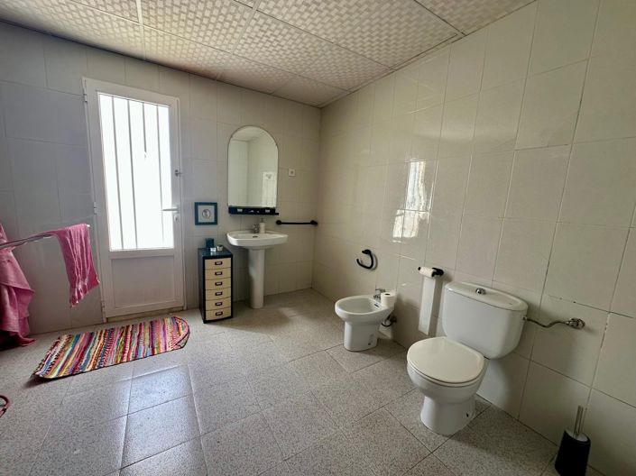 Image No.18-5 Bed Villa for sale