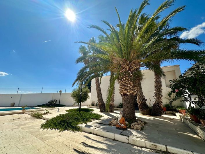 Image No.42-5 Bed Villa for sale