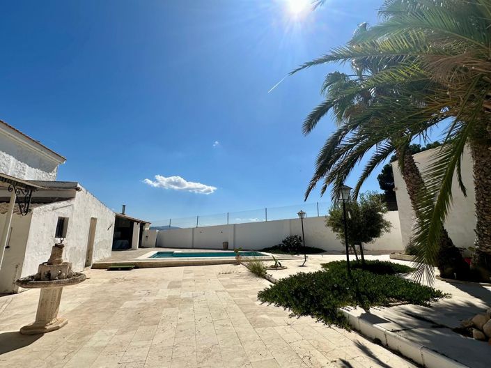 Image No.50-5 Bed Villa for sale