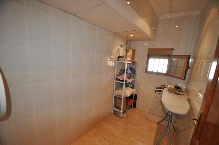 Image No.30-5 Bed Townhouse for sale