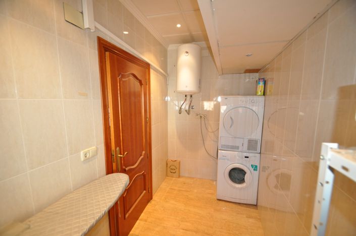 Image No.31-5 Bed Townhouse for sale