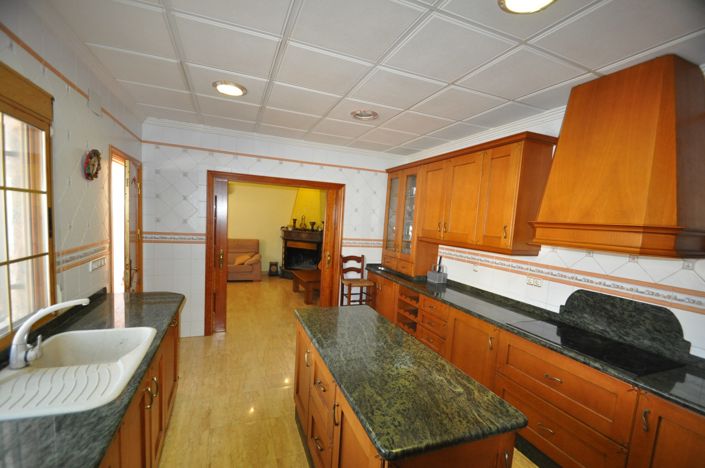 Image No.33-5 Bed Townhouse for sale