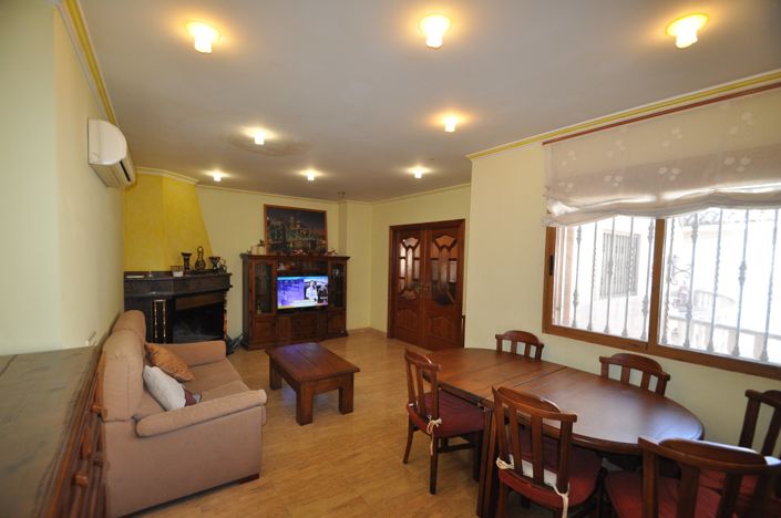 Image No.35-5 Bed Townhouse for sale