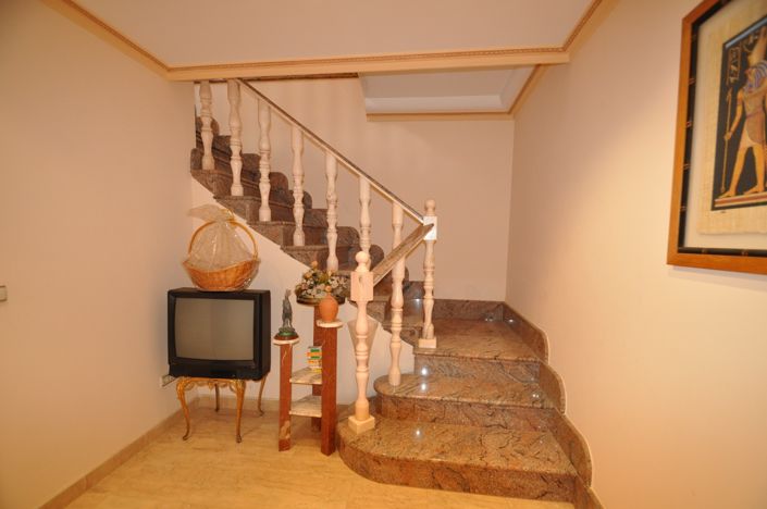 Image No.46-5 Bed Townhouse for sale