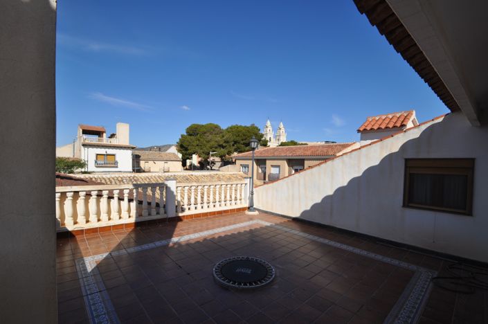 Image No.48-5 Bed Townhouse for sale