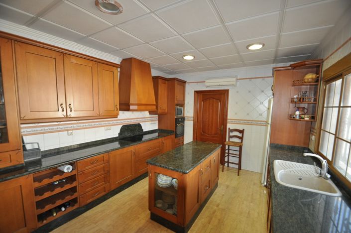 Image No.6-5 Bed Townhouse for sale