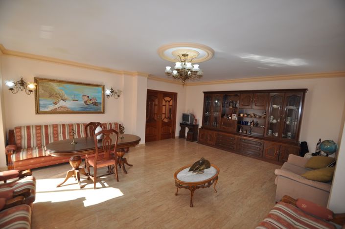 Image No.8-5 Bed Townhouse for sale