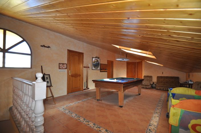 Image No.9-5 Bed Townhouse for sale