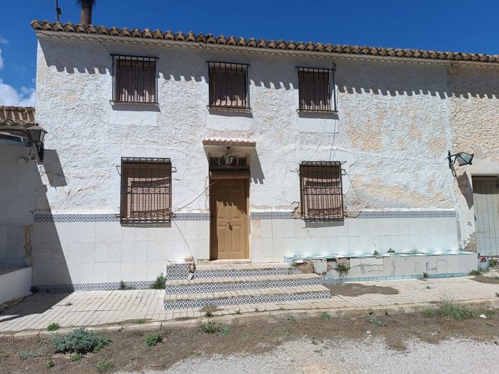 Image No.1-Maison de campagne de 6 chambres à vendre à Yecla