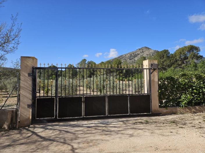 Image No.32-5 Bed Country House for sale