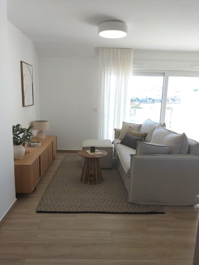 Image No.8-2 Bed Apartment for sale