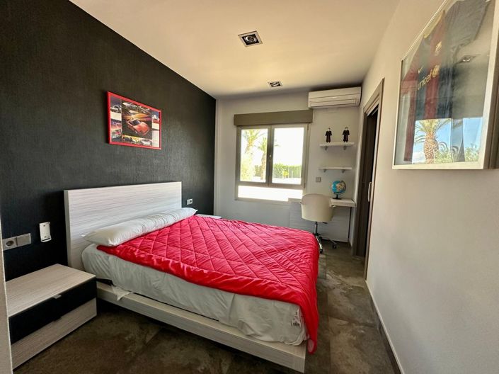 Image No.10-5 Bed Villa for sale