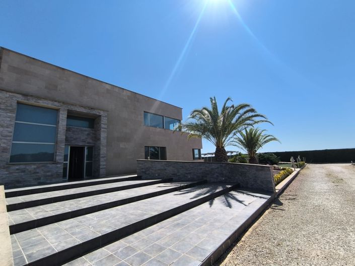 Image No.40-5 Bed Villa for sale