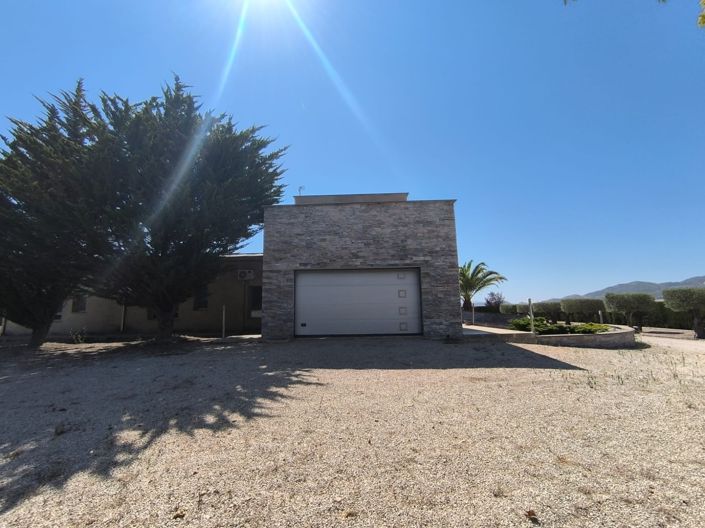 Image No.42-5 Bed Villa for sale