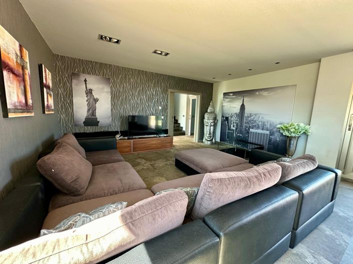 Image No.9-Villa de 5 chambres à vendre à Yecla