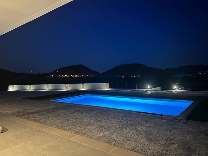 Image No.5-4 Bed Property for sale