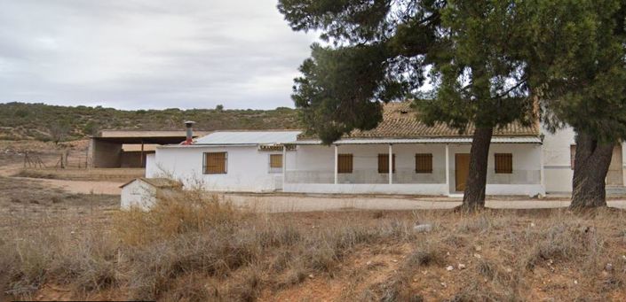 Image No.1-Maison de campagne de 4 chambres à vendre à Yecla