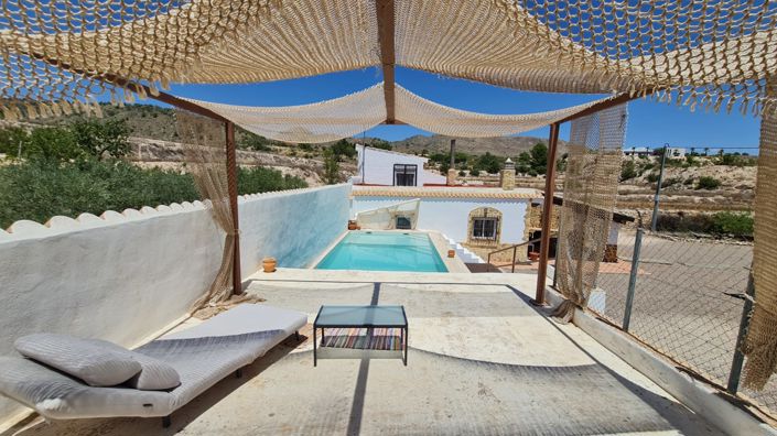 Image No.1-3 Bed Villa for sale