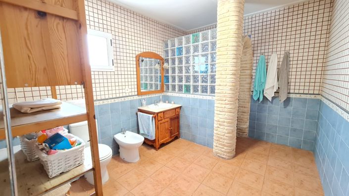 Image No.13-3 Bed Villa for sale