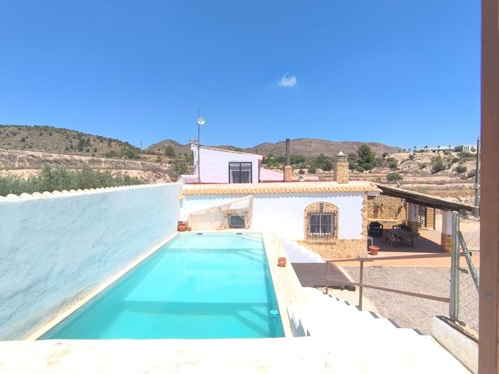 Image No.33-3 Bed Villa for sale