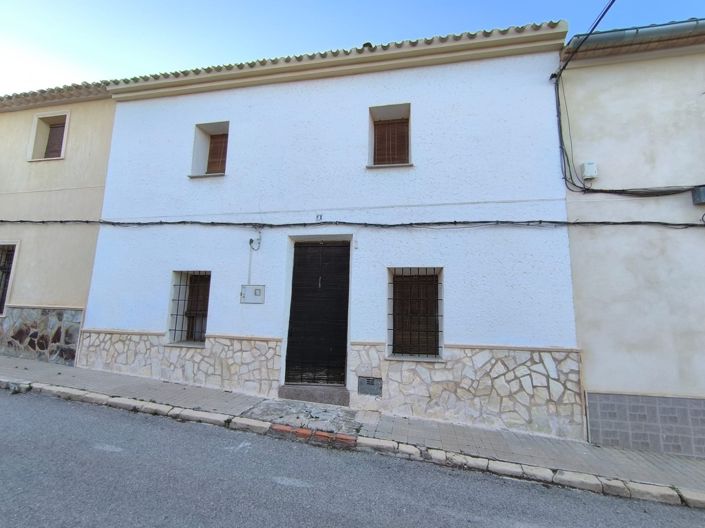 Image No.1-7 Bed Townhouse for sale