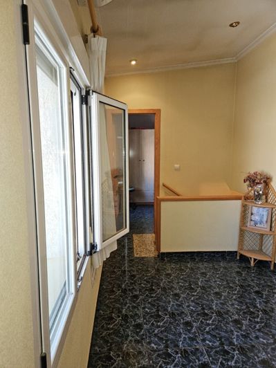 Image No.28-5 Bed Townhouse for sale