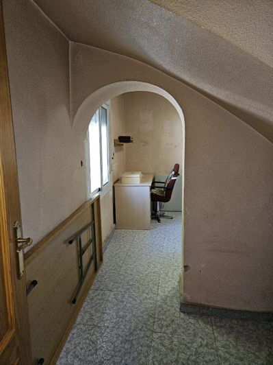 Image No.33-5 Bed Townhouse for sale