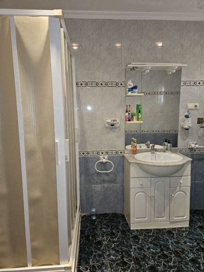 Image No.8-5 Bed Townhouse for sale