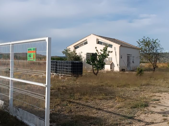 Image No.2-Maison de campagne de 1 chambre à vendre à Yecla