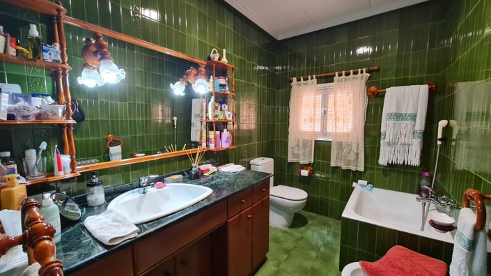 Image No.17-8 Bed Villa for sale