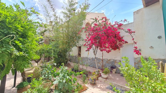 Image No.9-8 Bed Villa for sale