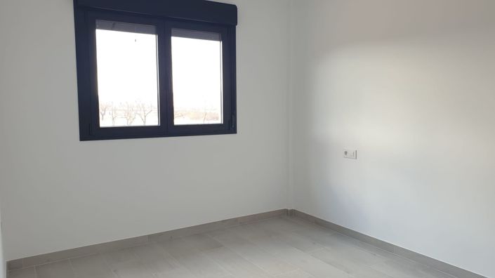 Image No.8-3 Bed Property for sale