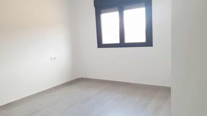 Image No.9-3 Bed Property for sale