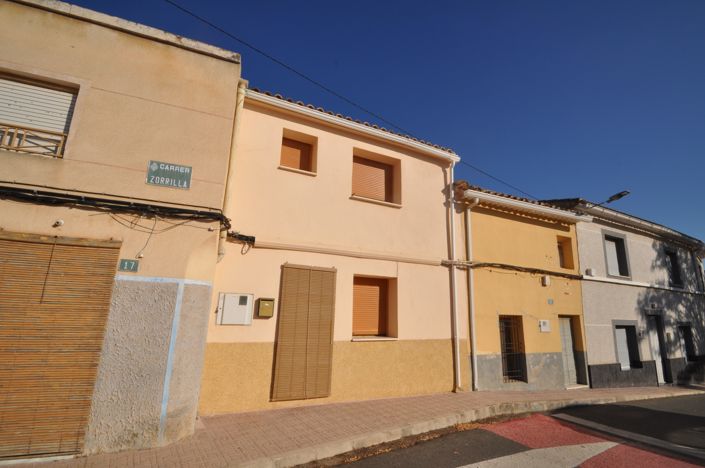 Image No.1-4 Bed Village House for sale